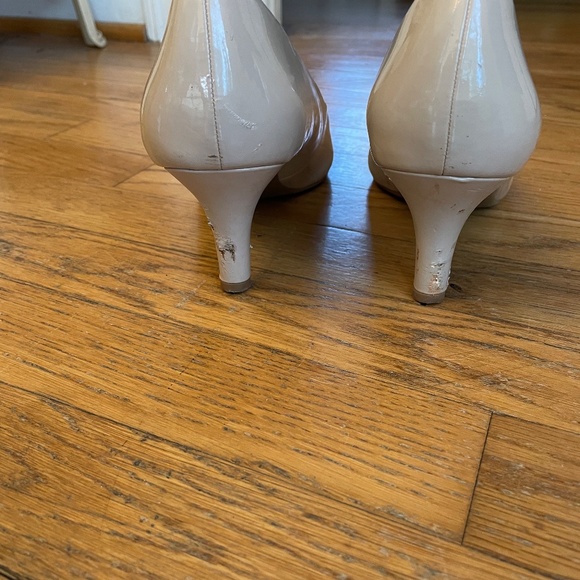 Life Stride Nude Pumps - Picture 7 of 9